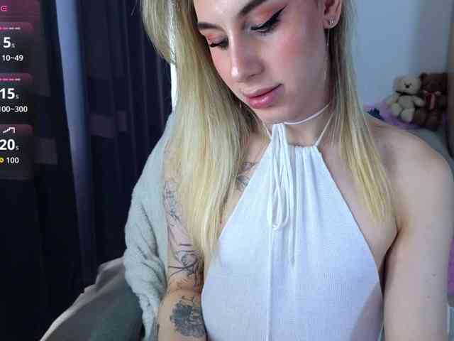 MiraBella10 Live Webcam on BongaCams