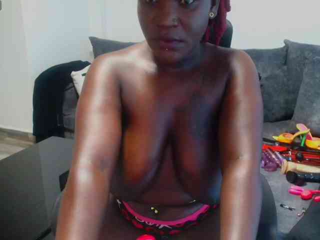 Cocoa Live Webcam on BongaCams