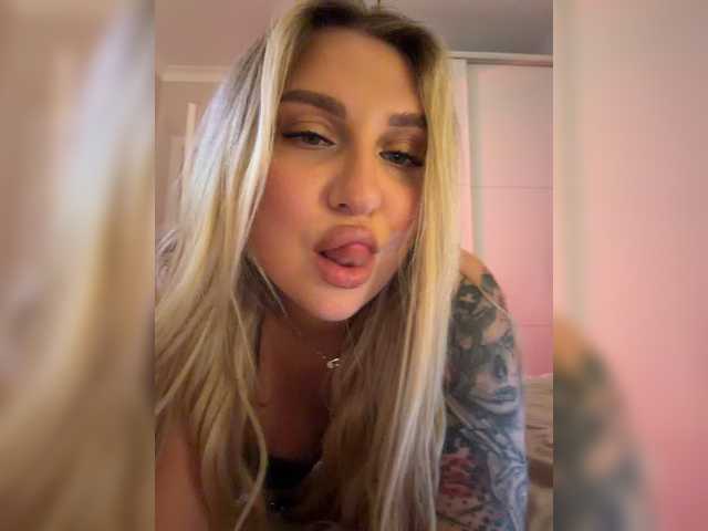 Kotofeyka1 live webcam show