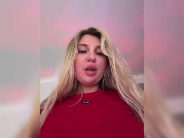 Kotofeyka1 live cam on BongaCams