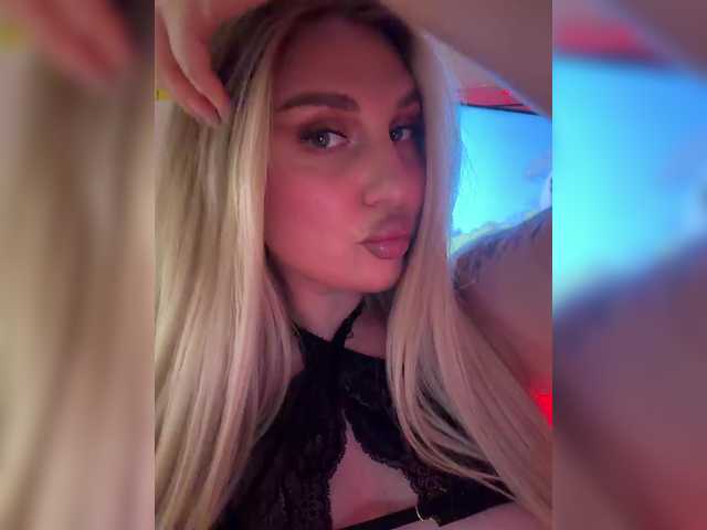 Kotofeyka1 live webcam show