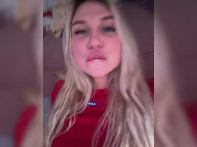 Kotofeyka1 live webcam show