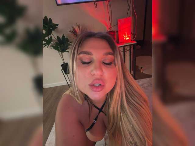 Kotofeyka1 live cam and statistics on UnifiedCams