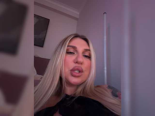 Kotofeyka1 live webcam show