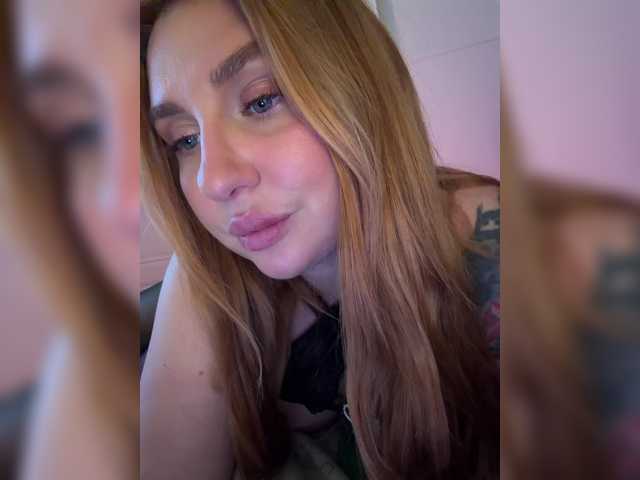 Kotofeyka1 live cam on BongaCams
