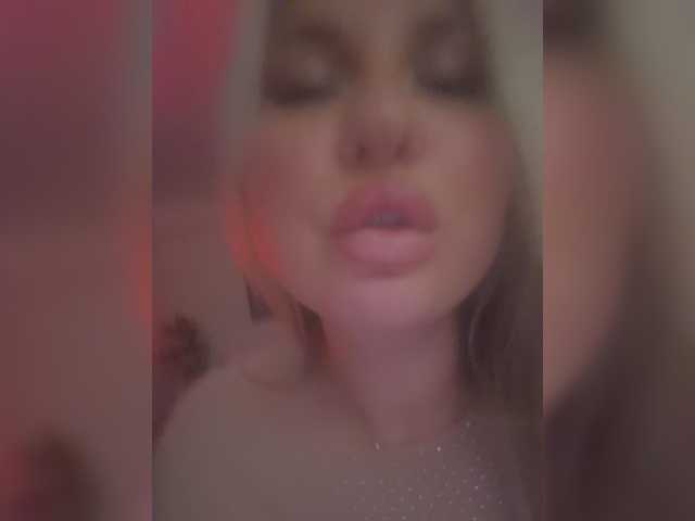 go to chat with Stiflers_mom