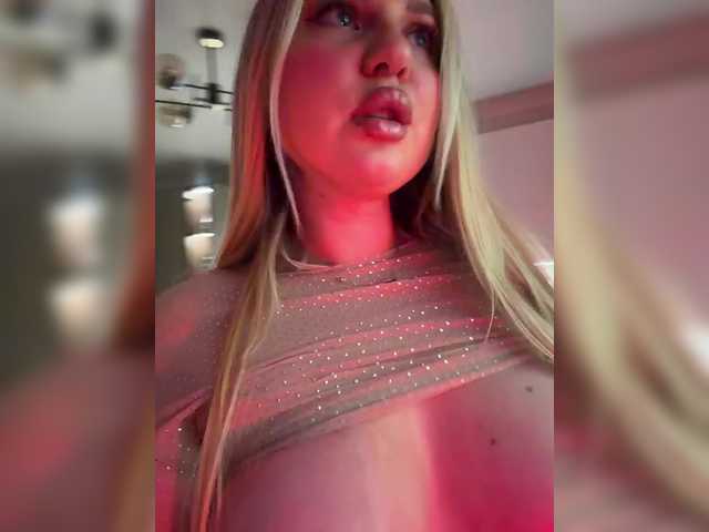 Kotofeyka1 live cam on BongaCams