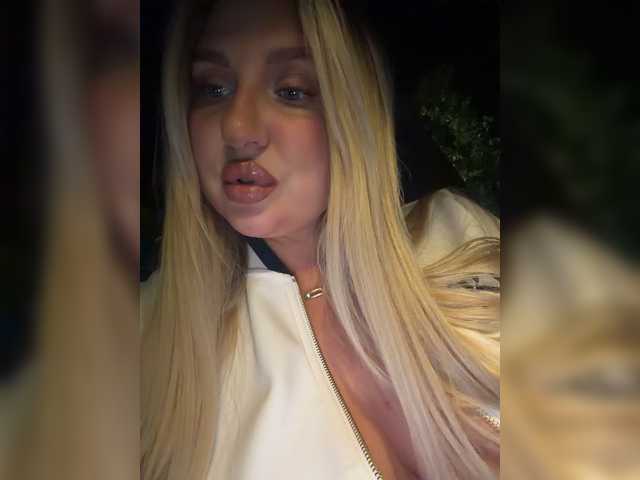 Kotofeyka1 live cam on BongaCams