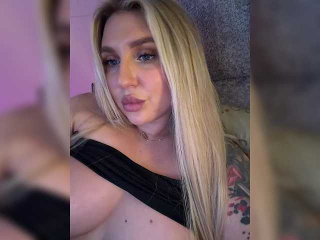 Kotofeyka1 live cam on BongaCams