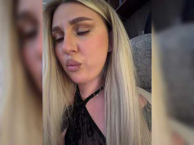 Kotofeyka1 live cam on BongaCams