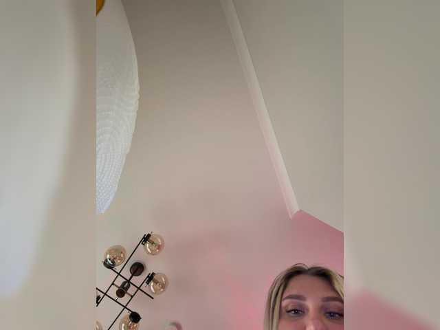 Kotofeyka1 live cam on BongaCams