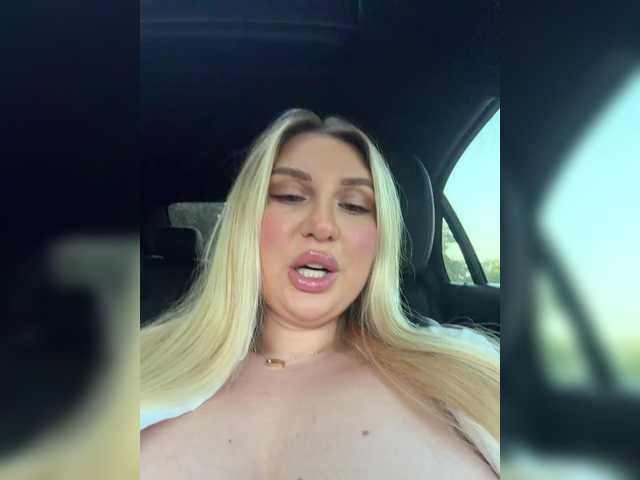 Kotofeyka1 live cam on BongaCams