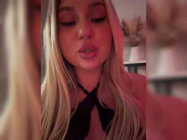 Stiflers_mom webcam