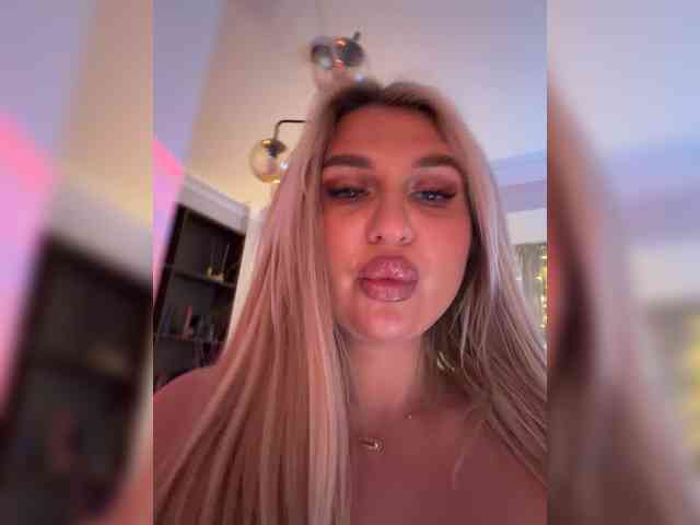 Stiflers_mom webcam