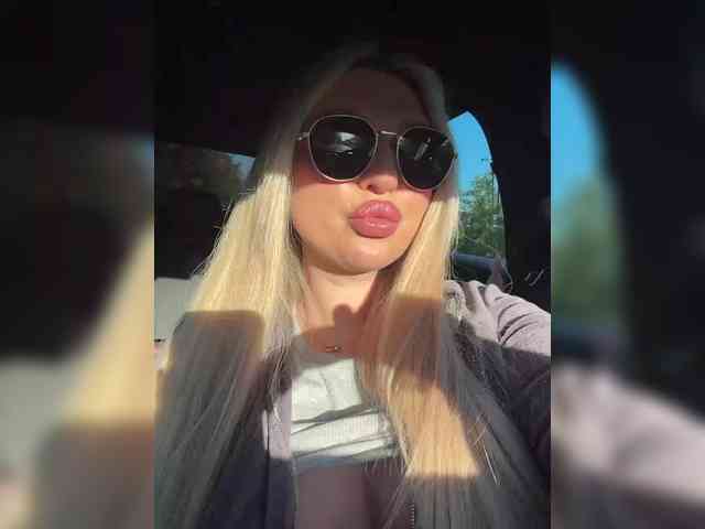 Stiflers_mom webcam