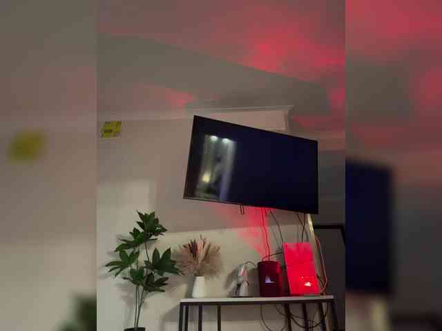 Stiflers_mom webcam