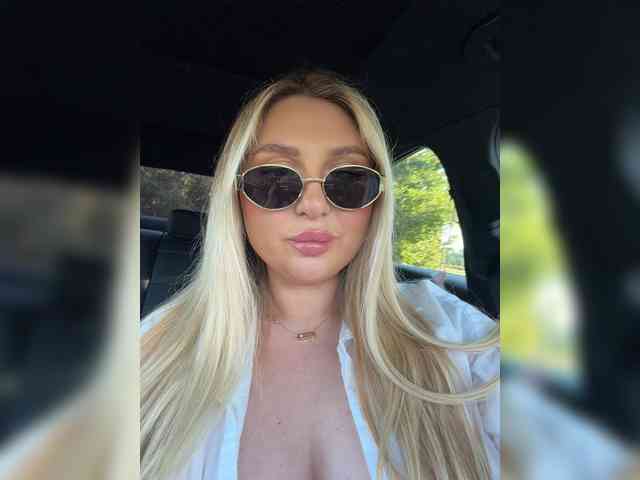 Kotofeyka1 Live Webcam on BongaCams