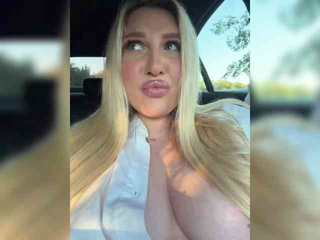 Kotofeyka1 Live Webcam on BongaCams