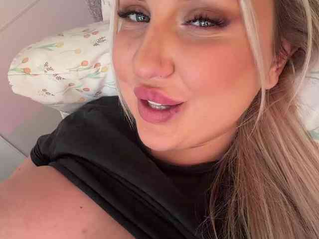 Stiflers_mom webcam