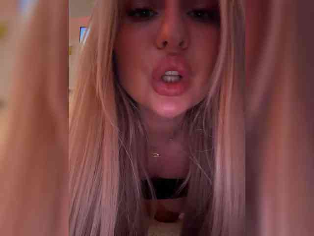 Stiflers_mom webcam
