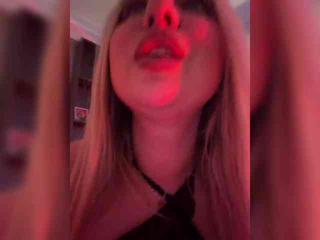 Stiflers_mom webcam