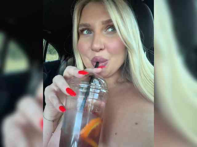 Stiflers_mom webcam