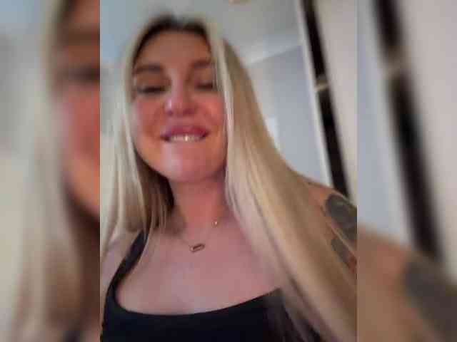 Stiflers_mom webcam