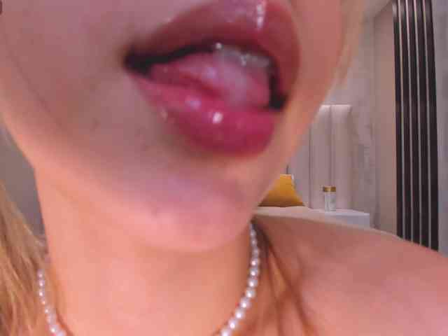 TiffannySins webcam