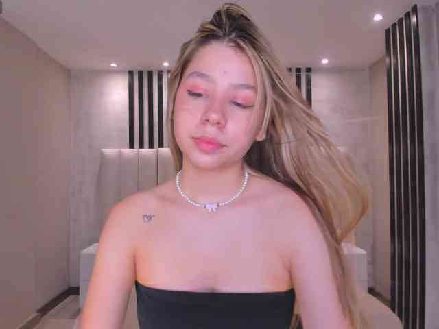 TiffannySins webcam