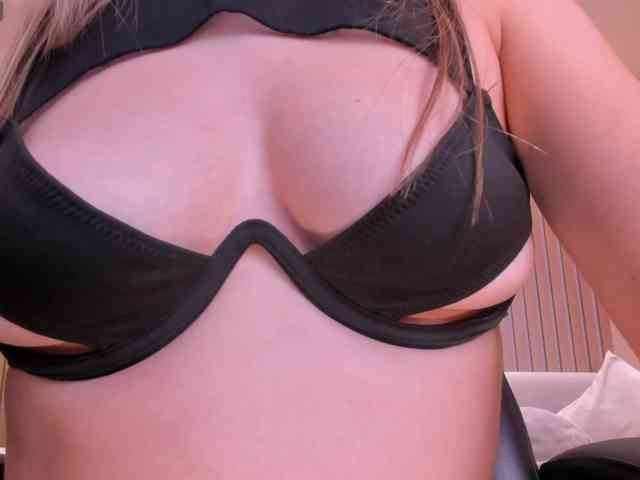TiffannySins webcam