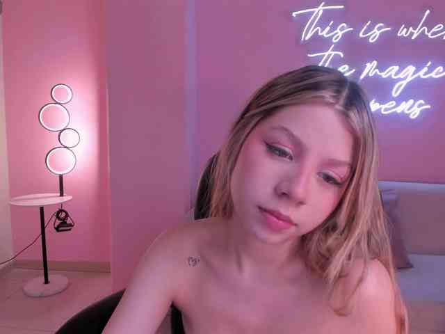 TiffannySins webcam