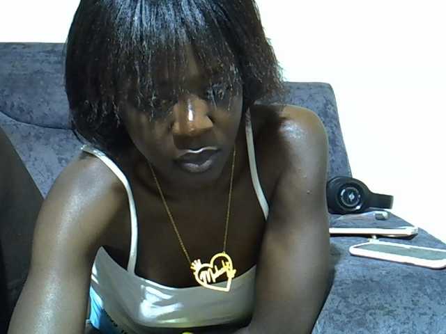 Bratz22 live cam on BongaCams