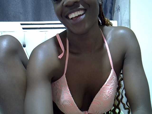 Bratz22 live cam on BongaCams