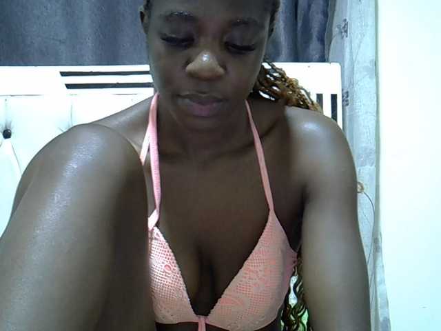 Bratz22 live cam on BongaCams