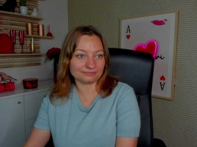 angelaLove13 live cam on UnifiedCams