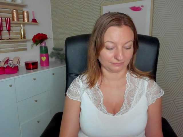 angelaLove13 live cam on BongaCams