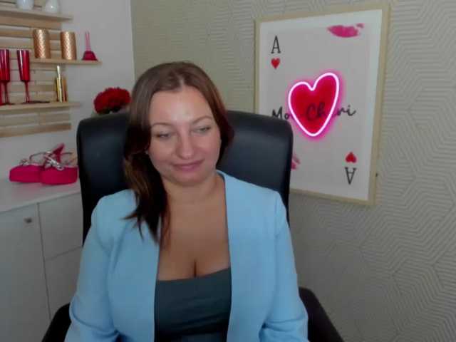 angelaLove13 live cam on BongaCams