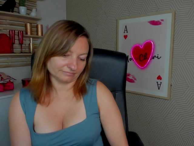 angelaLove13 live cam on UnifiedCams