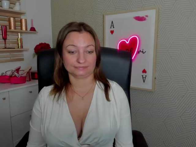 angelaLove13 live cam preview