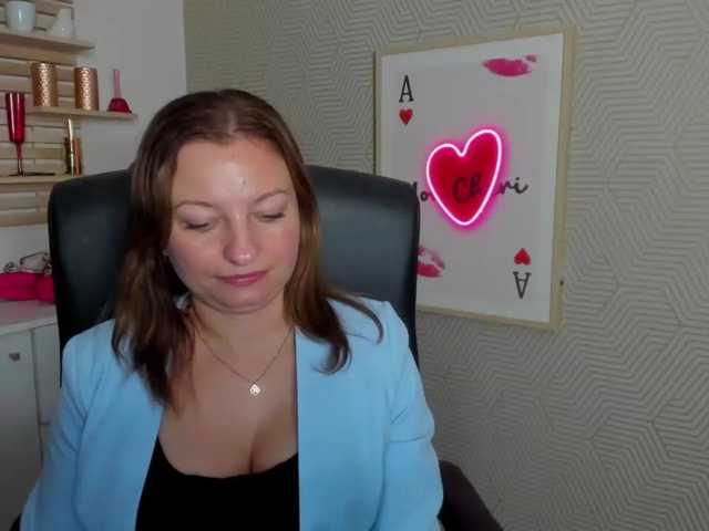 angelaLove13 live cam preview