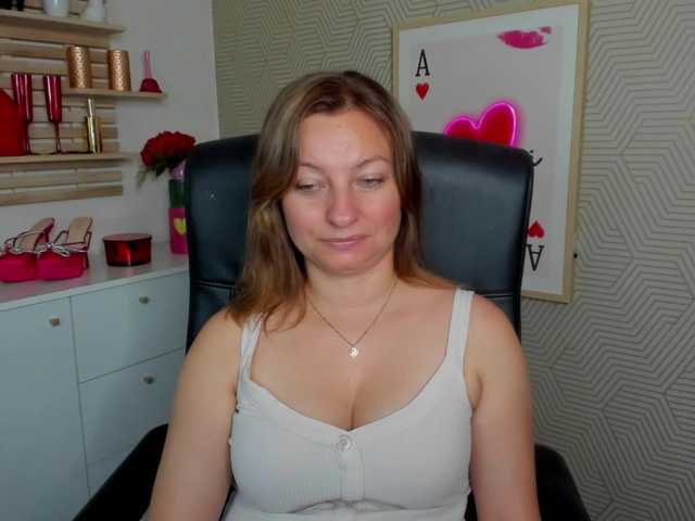 angelaLove13 live cam on BongaCams