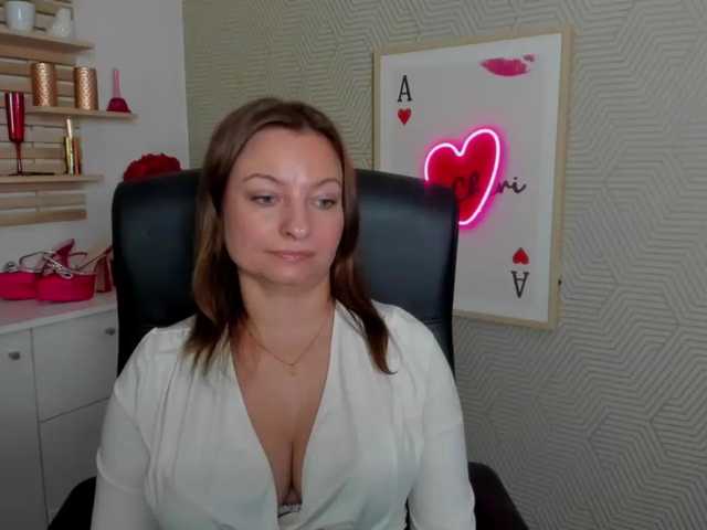 angelaLove13 live cam preview