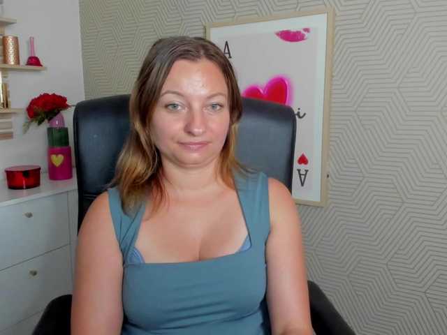 angelaLove13 live cam on BongaCams