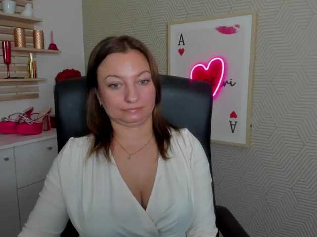angelaLove13 live cam preview