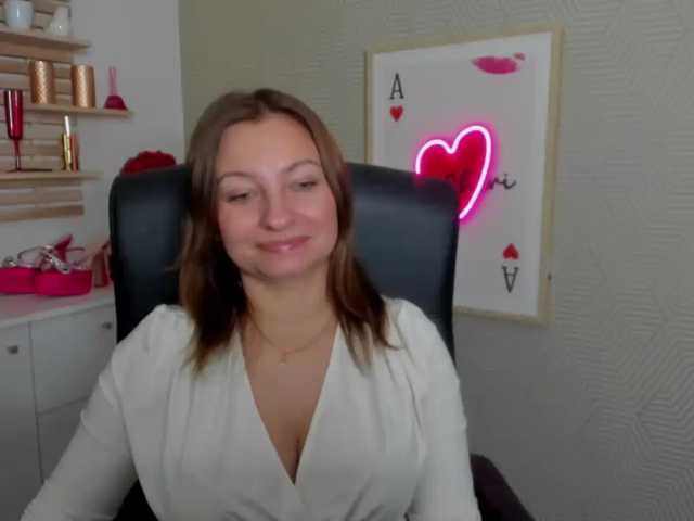 angelaLove13 live cam preview
