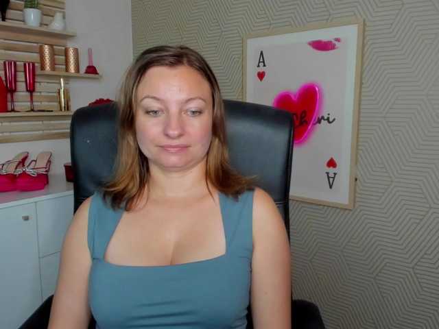 angelaLove13 live cam on BongaCams