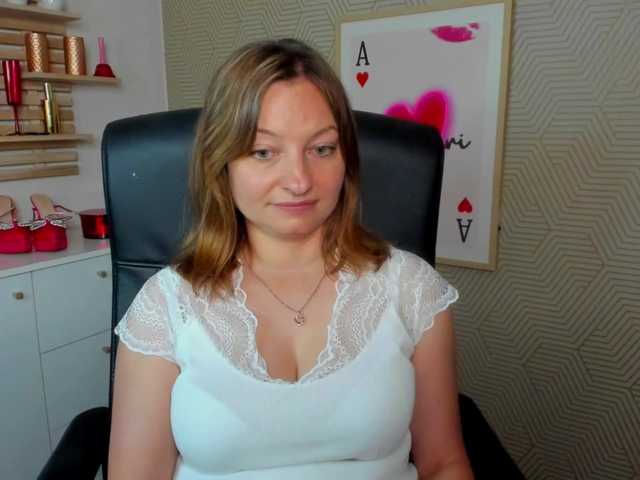 angelaLove13 live cam on BongaCams