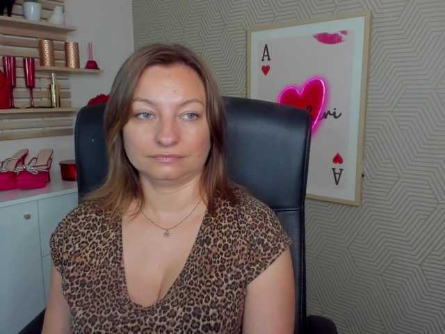 angelaLove13 live cam on BongaCams