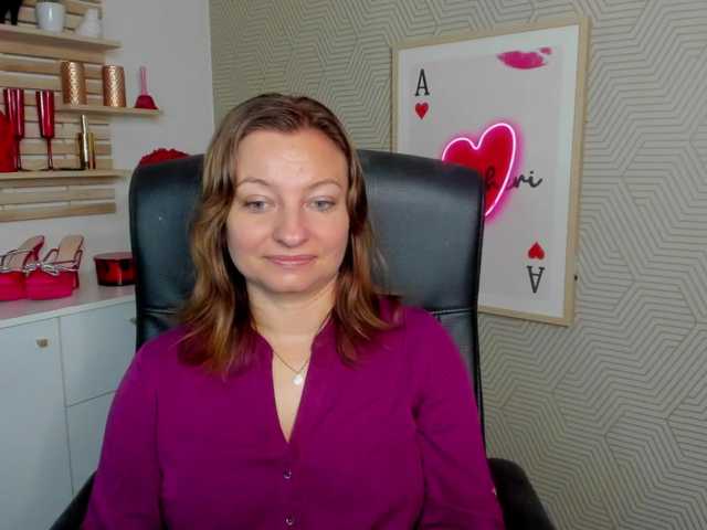 angelaLove13 live cam on UnifiedCams