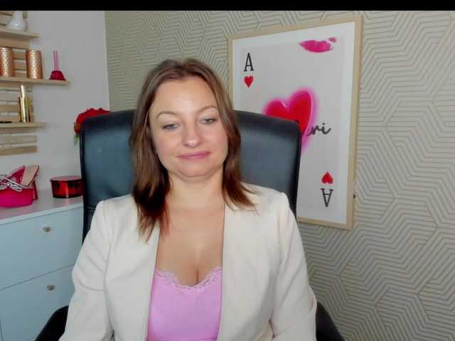angelaLove13 live cam on BongaCams